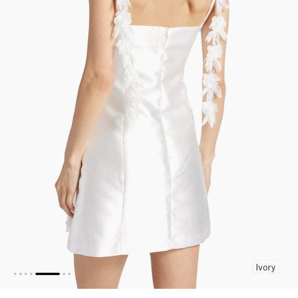 elliatt Stevie flower appliqué minidress - Picture 4 of 5